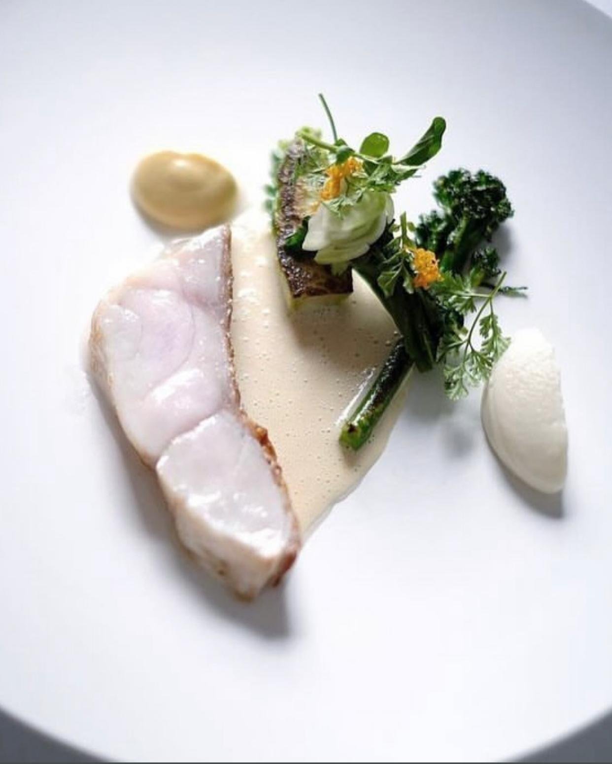 © Esquisse – Official visual | Source: Instagram @esquisse_inside