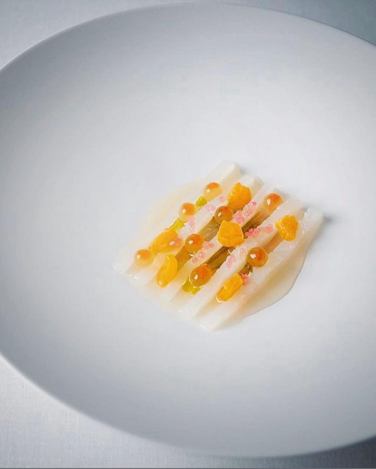 © Esquisse – Official visual | Source: Instagram @esquisse_inside