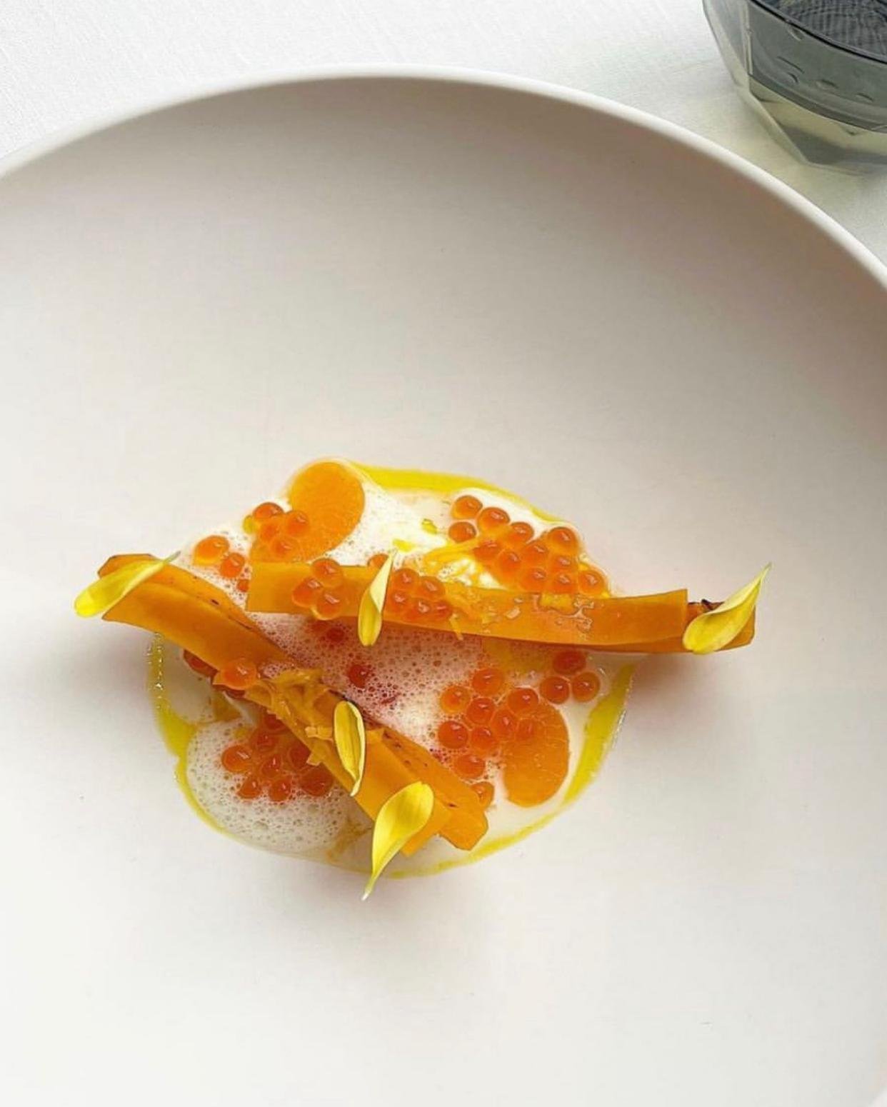 © Esquisse – Official visual | Source: Instagram @esquisse_inside