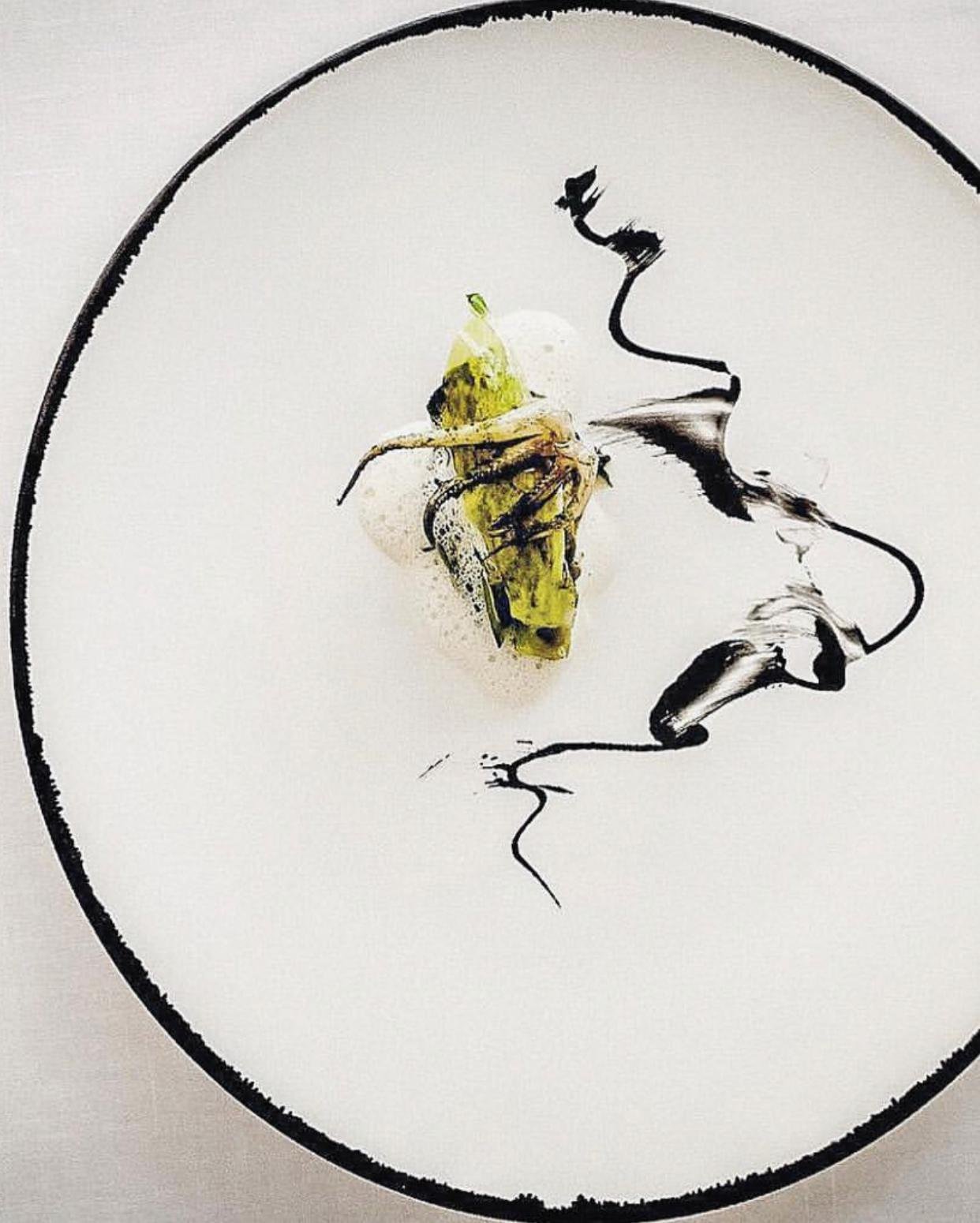 © Esquisse – Official visual | Source: Instagram @esquisse_inside